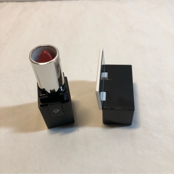 Rare Betty Boop Lipstick Classic Red Cabaret Case With Mirror Vintage 2006 New - Picture 2 of 10